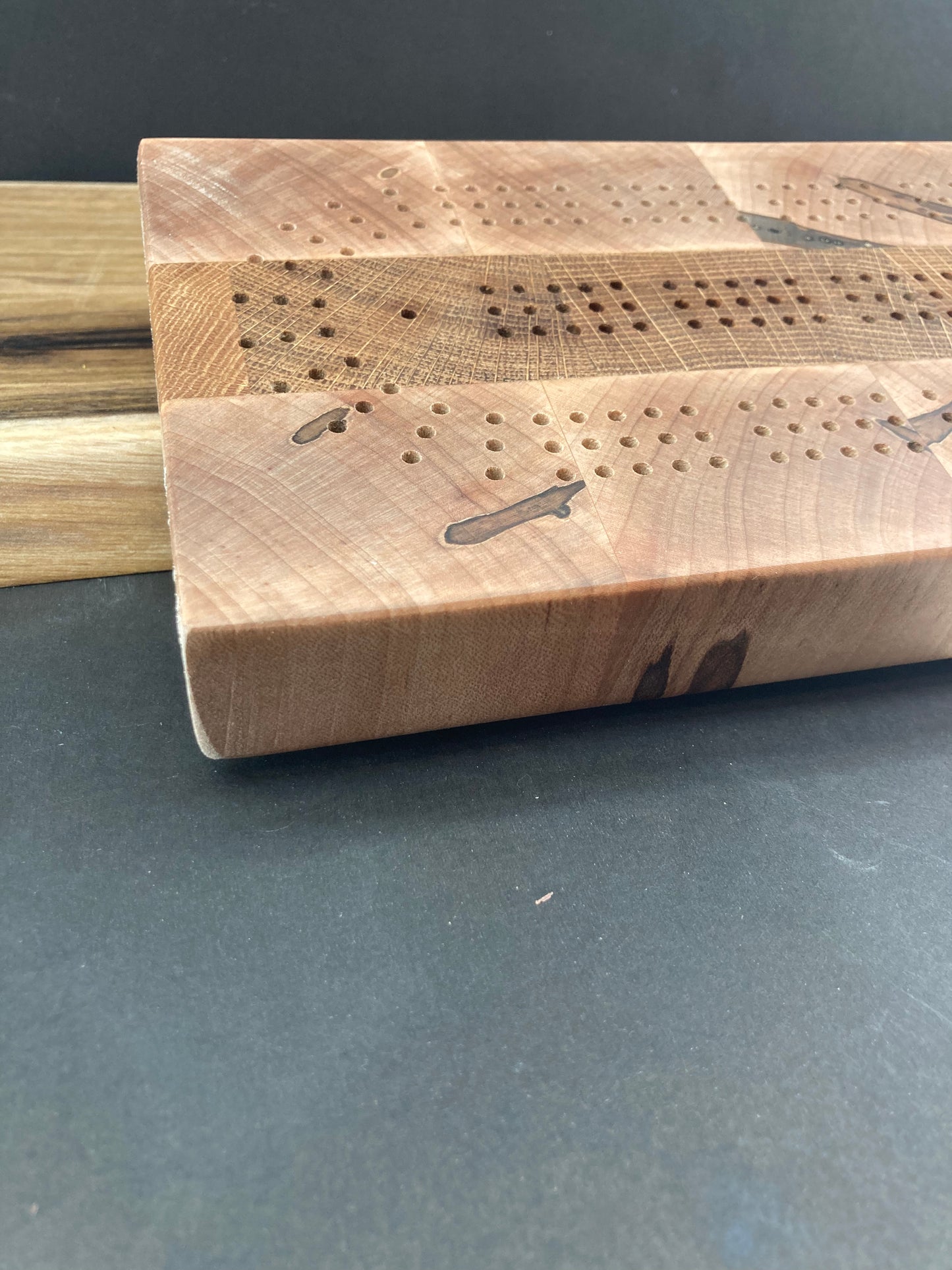 Cribbage Board: Oak and Ambrosia Maple