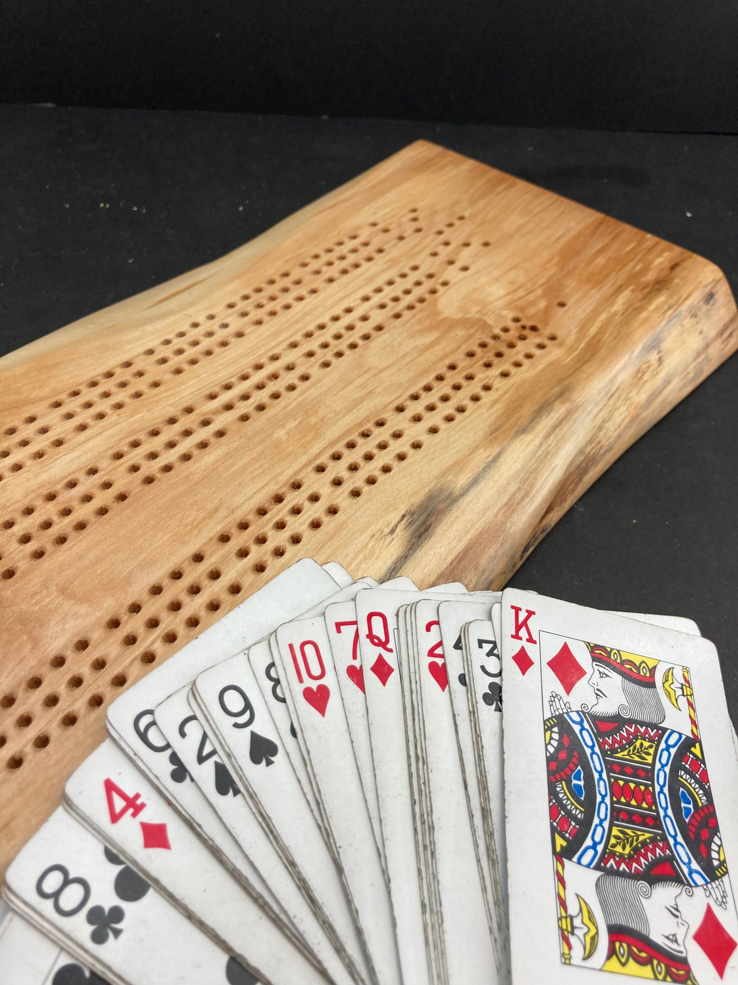 Live-edge Cribbage Board