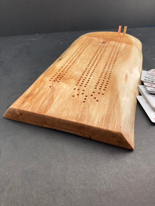 Live-edge Cribbage Board